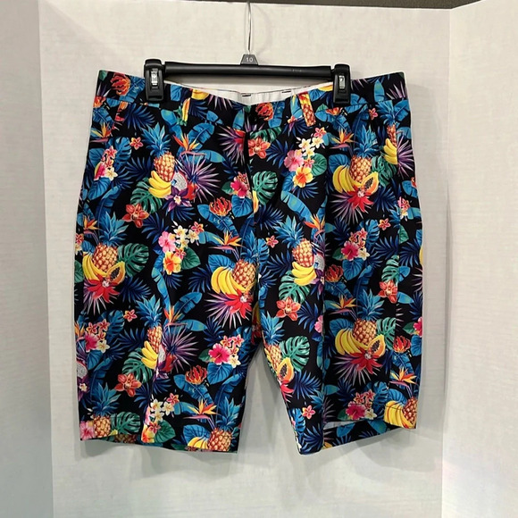 Hreski Other - Tropical Print Hreski Golf Shorts